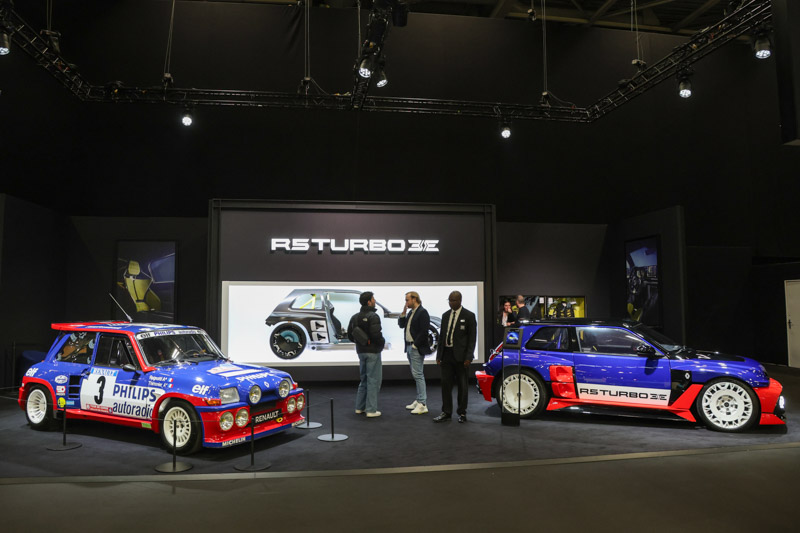 Renault 5 Turbo und 5 Turbo 3E - Ultimate Supercar Garage an der Rétromobile Paris 2026 (© Bruno von Rotz)